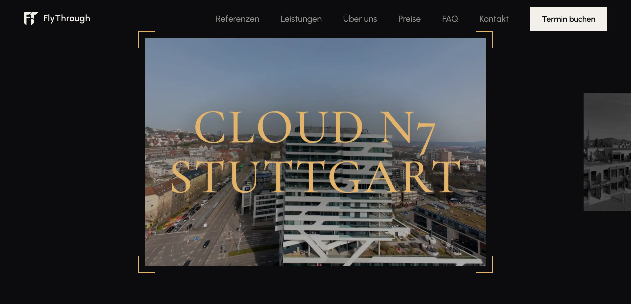 Startseite der Website für FlyThrough, FPV-Drohnenfilme für Immobilien